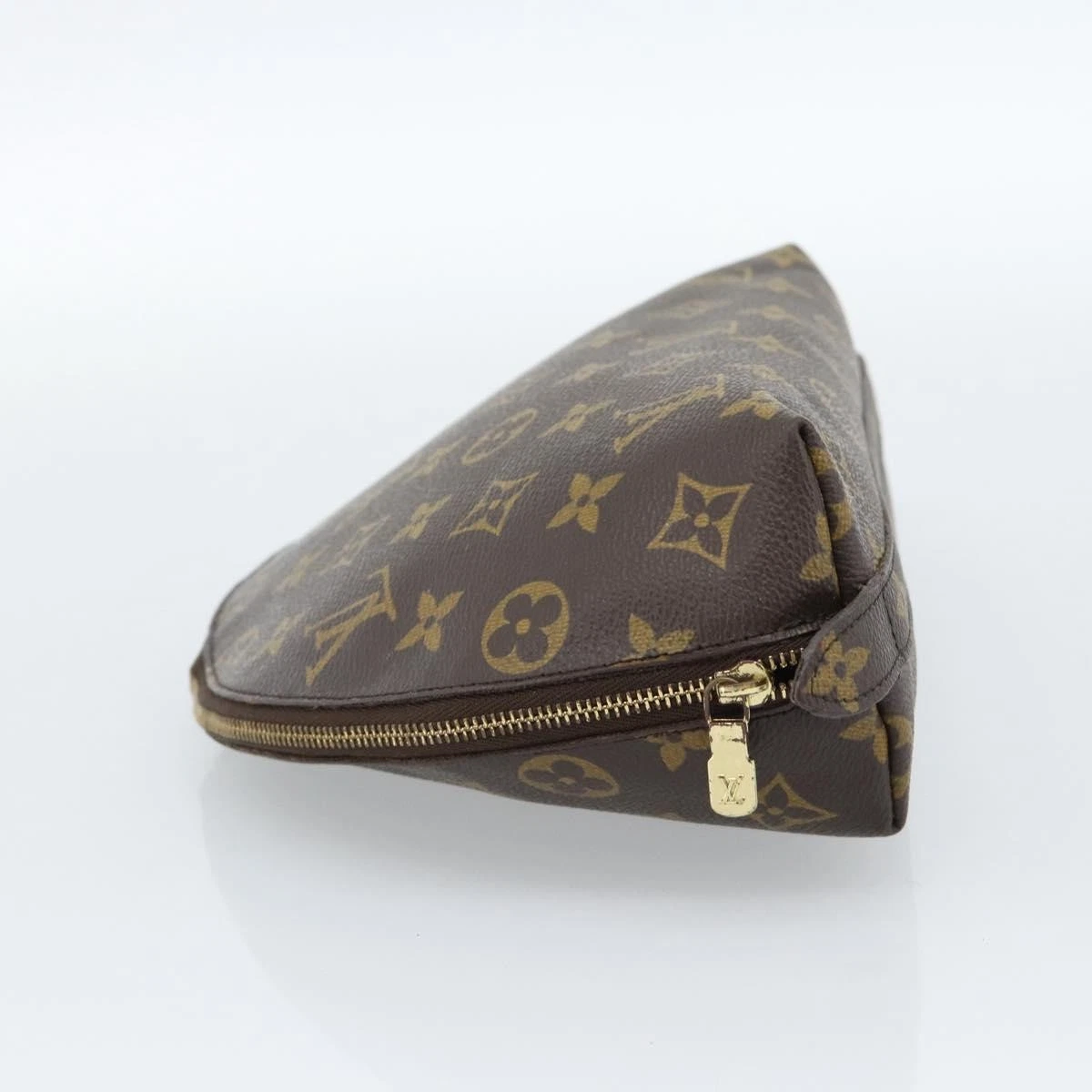 $620 2002 LOUIS VUITTON Monogram Trousse Demi Ronde TH0022