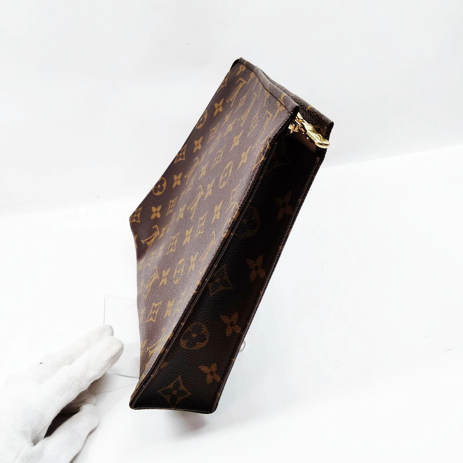 $760 2009 Louis Vuitton Toiletry 26 Brown Monogram DU4079