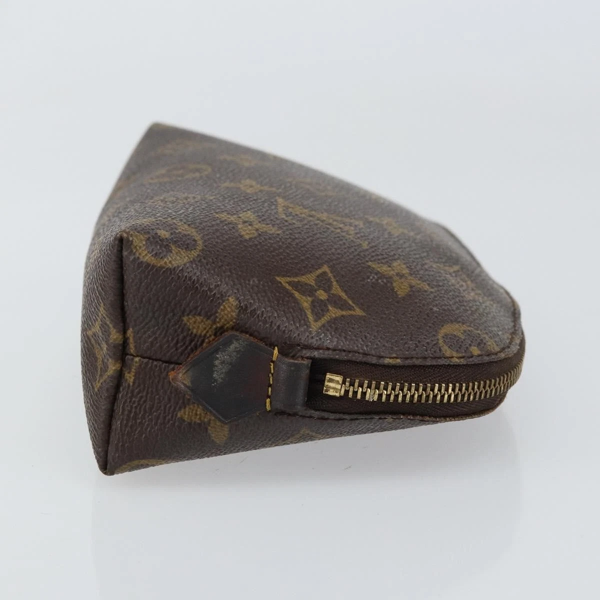 $620 2001 Louis Vuitton Monogram Cosmetic Pouch CA1021