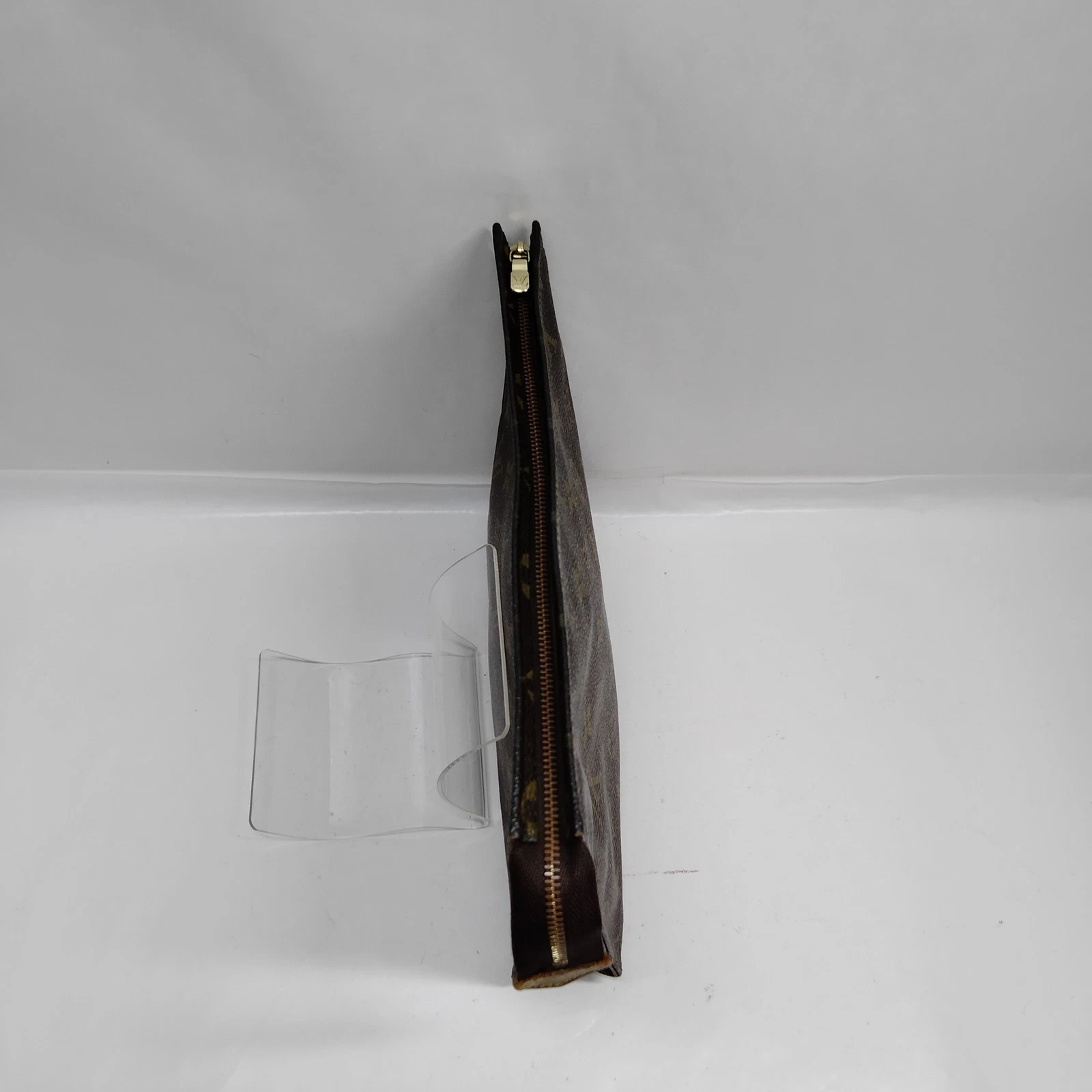 $760 1995 Louis Vuitton Toiletry 26 Brown Monogram TH8905
