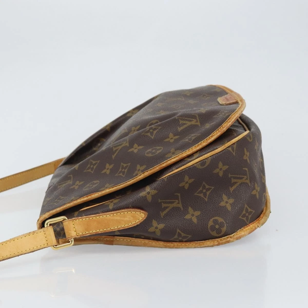 $1,620 2013 Louis Vuitton Monogram Menilmontant MM DU1133