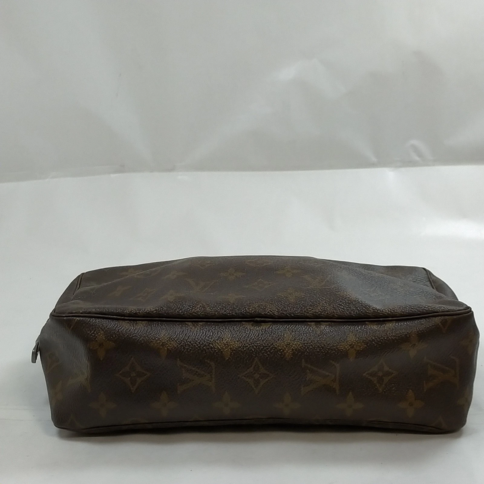 $600 1984 Louis Vuitton Cosmetic Pouch Trousse Toilette 28 844