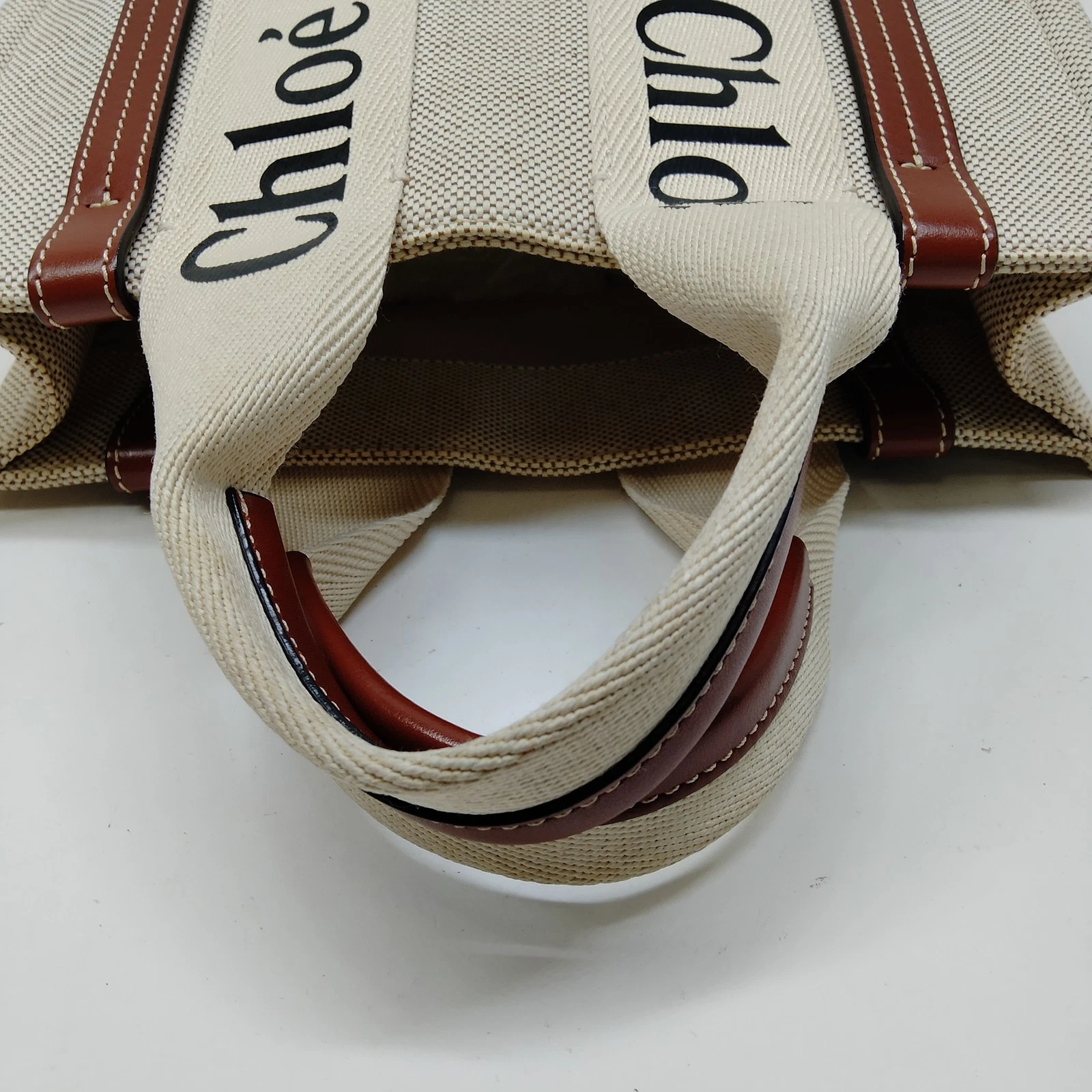 $1250 Chloe Canvas Small Woody Tote Bag Beige