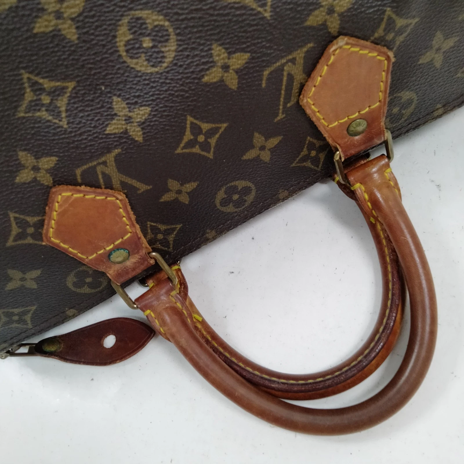 $1550 1991 Louis Vuitton Monogram Speedy 30 VI0961