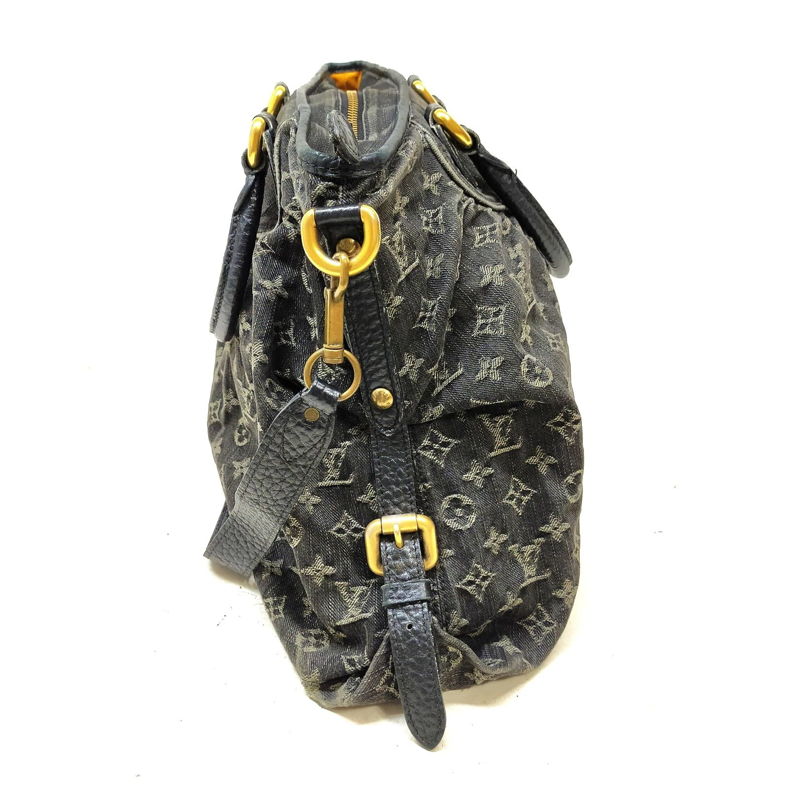 $1965 2007-2009  Louis Vuitton Denim Neo Cabby MM Black