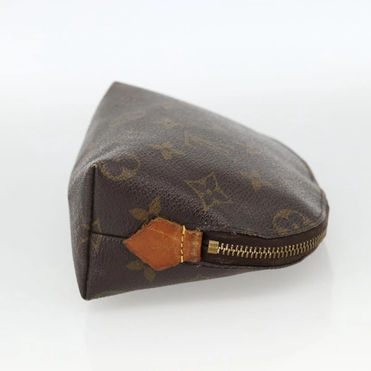 $625 2001 LOUIS VUITTON Monogram Cosmetic Pouch CA0061