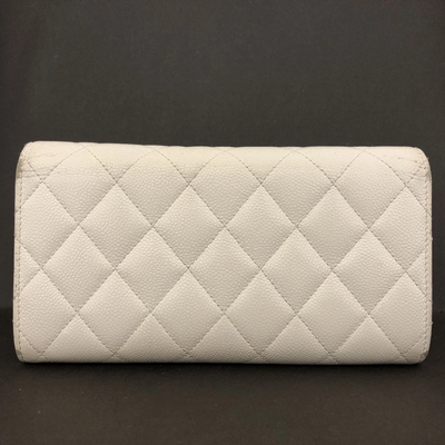 $1400 CHANEL CC Quilted Matelasse Grained Calfskin Bifold Wallet EPXP5N18