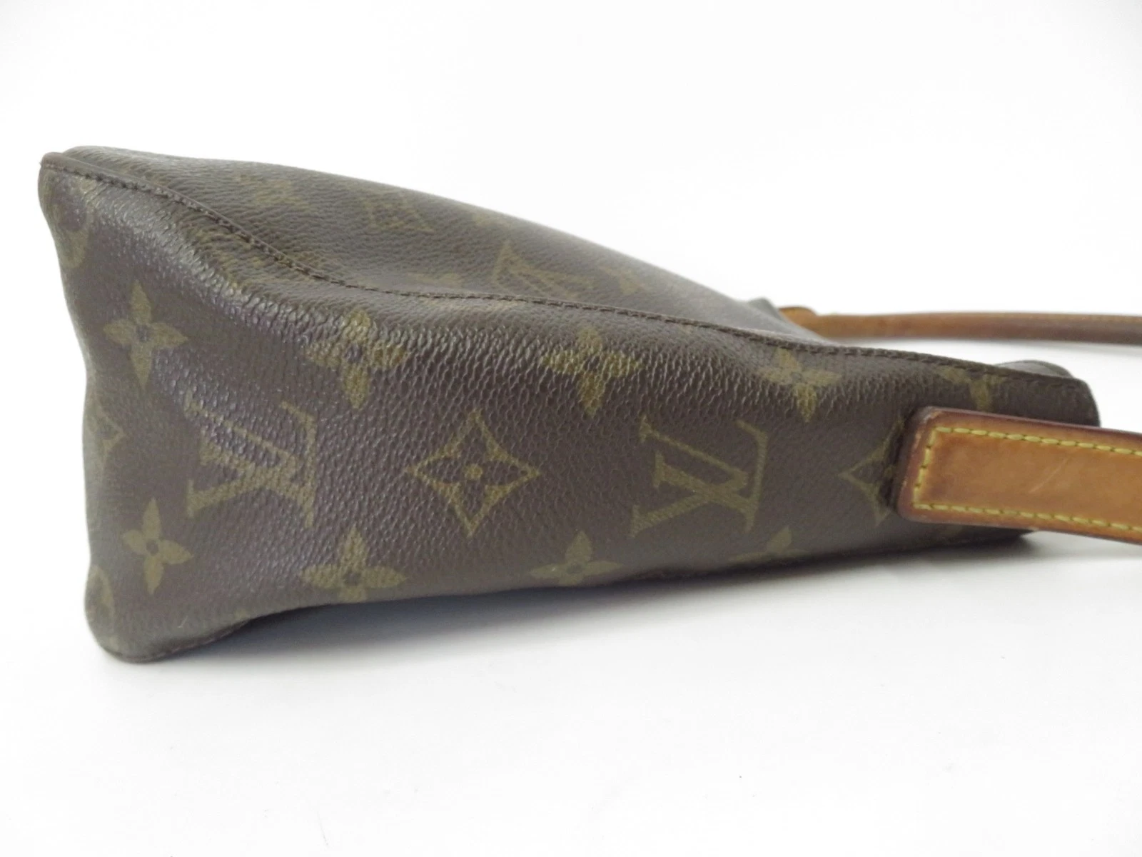 $1,380 2003 Louis Vuitton Monogram Looping MM FL0033