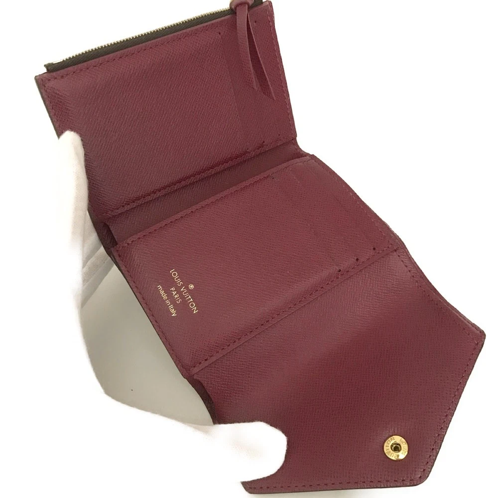 $605 2020 Louis Vuitton Monogram Victorine Trifold Wallet Fuchsia Interior FY0220