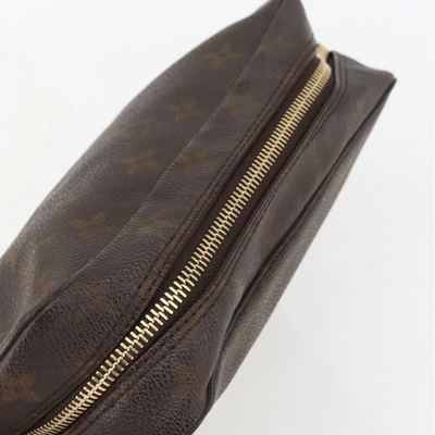 $600 1988 LOUIS VUITTON Monogram Trousse Toilette 23 883TH