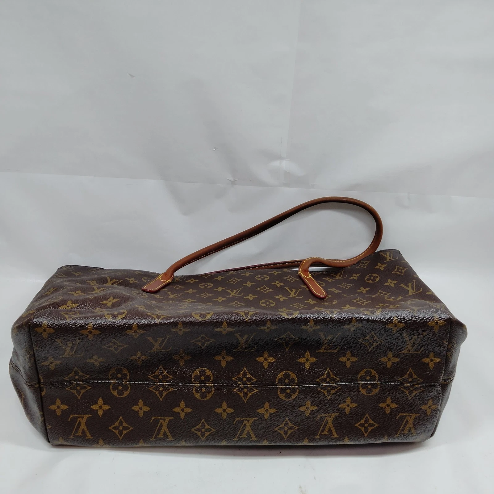 $1410 2012 Louis Vuitton Monogram Raspail MM AH2102