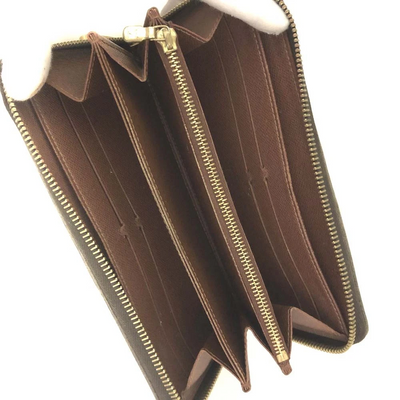 $965 2012 Louis Vuitton Monogram Zippy Wallet GI2182