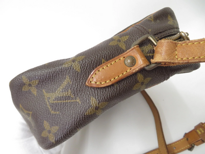 $1,450 2001 Louis Vuitton Monogram Trocadero 27 TH0011