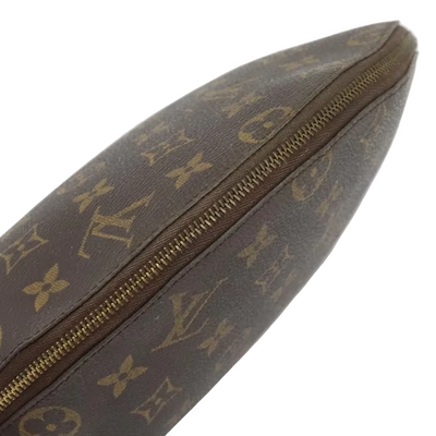 $735 2003 LOUIS VUITTON Monogram Trousse Demi Ronde TH0053