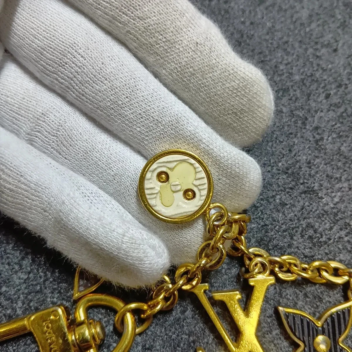 $675 2019 Louis Vuitton  Bijou sack Shennu Spring Str AK1119 Charm GP Gold