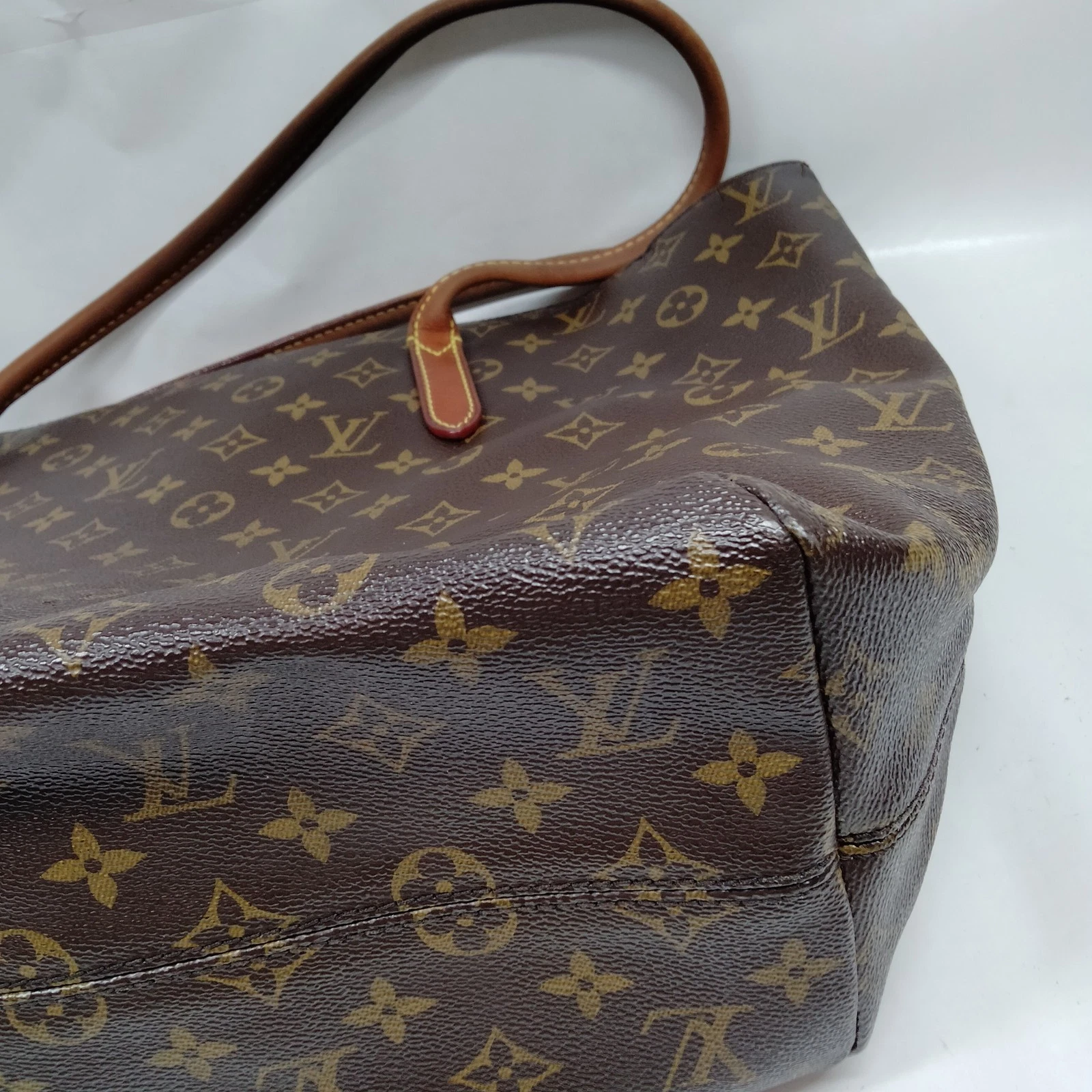 $1410 2012 Louis Vuitton Monogram Raspail MM AH2102