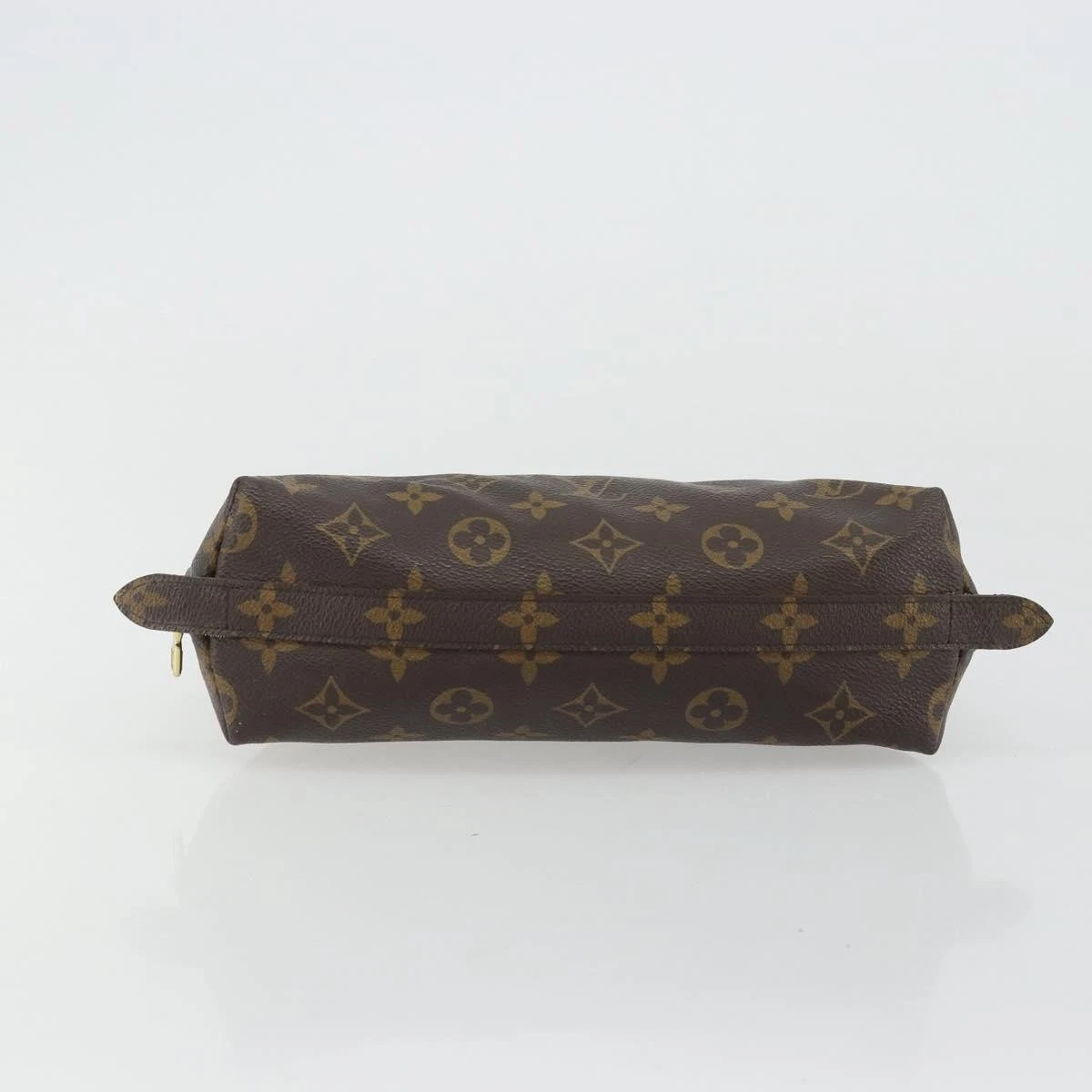 $620 2002 LOUIS VUITTON Monogram Trousse Demi Ronde TH0092