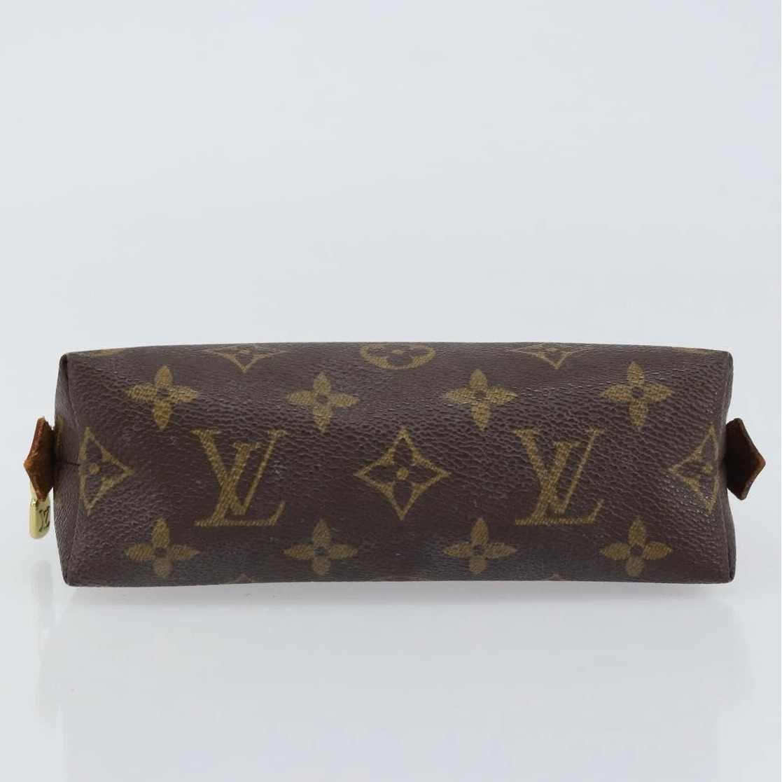 $620 2001 Louis Vuitton Monogram Cosmetic Pouch CA1021