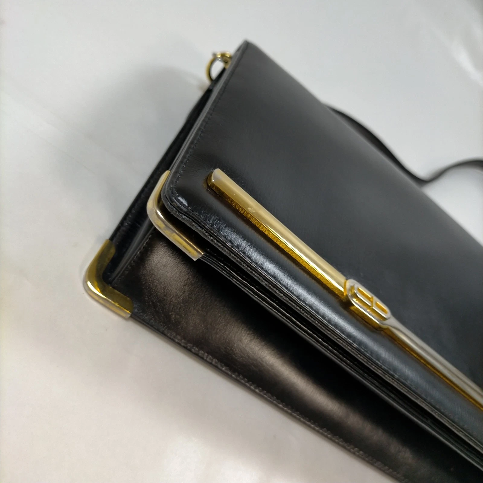 $1290 Christian Dior Shoulder Bag Black Leather