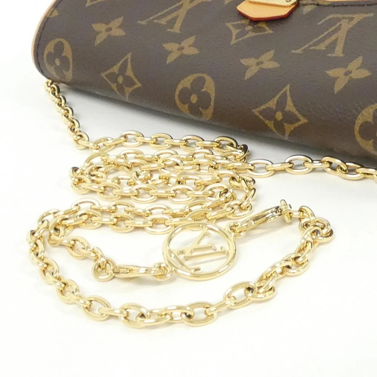 $1680 RFID Louis Vuitton Monogram Pochette Camille Crossbody 10019981