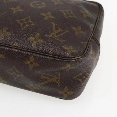 $600 1988 LOUIS VUITTON Monogram Trousse Toilette 23 881TH