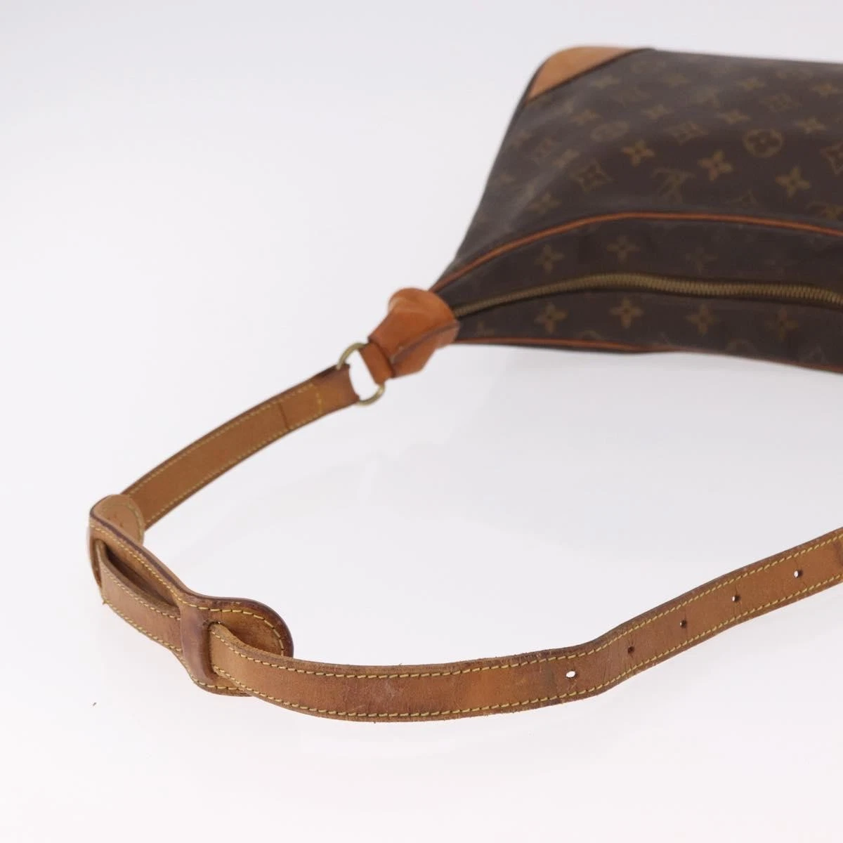 $1090 1997 LOUIS VUITTON Monogram Boulogne 30 Shoulder Bag AS1927