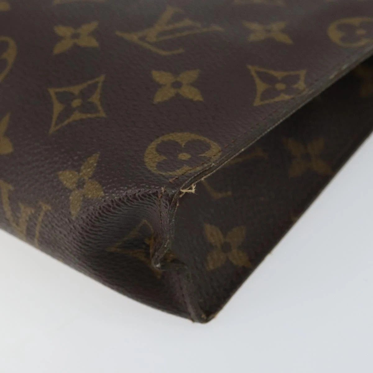 $760 LOUIS VUITTON Monogram Toiletry Pouch 26 France