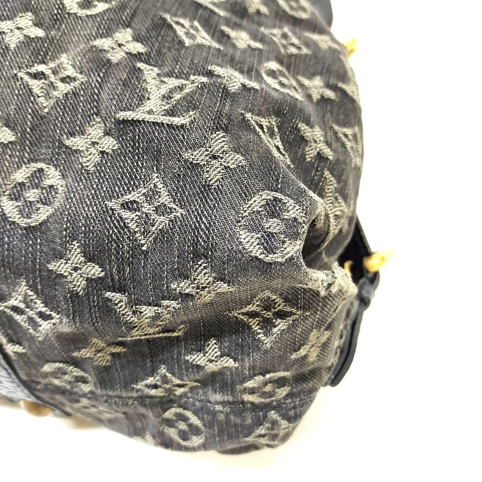 $1965 2007-2009  Louis Vuitton Denim Neo Cabby MM Black