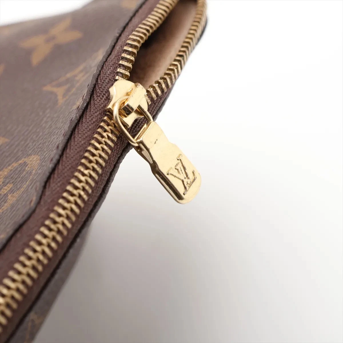 $620 RFID Louis Vuitton Monogram Cosmetic Pouch