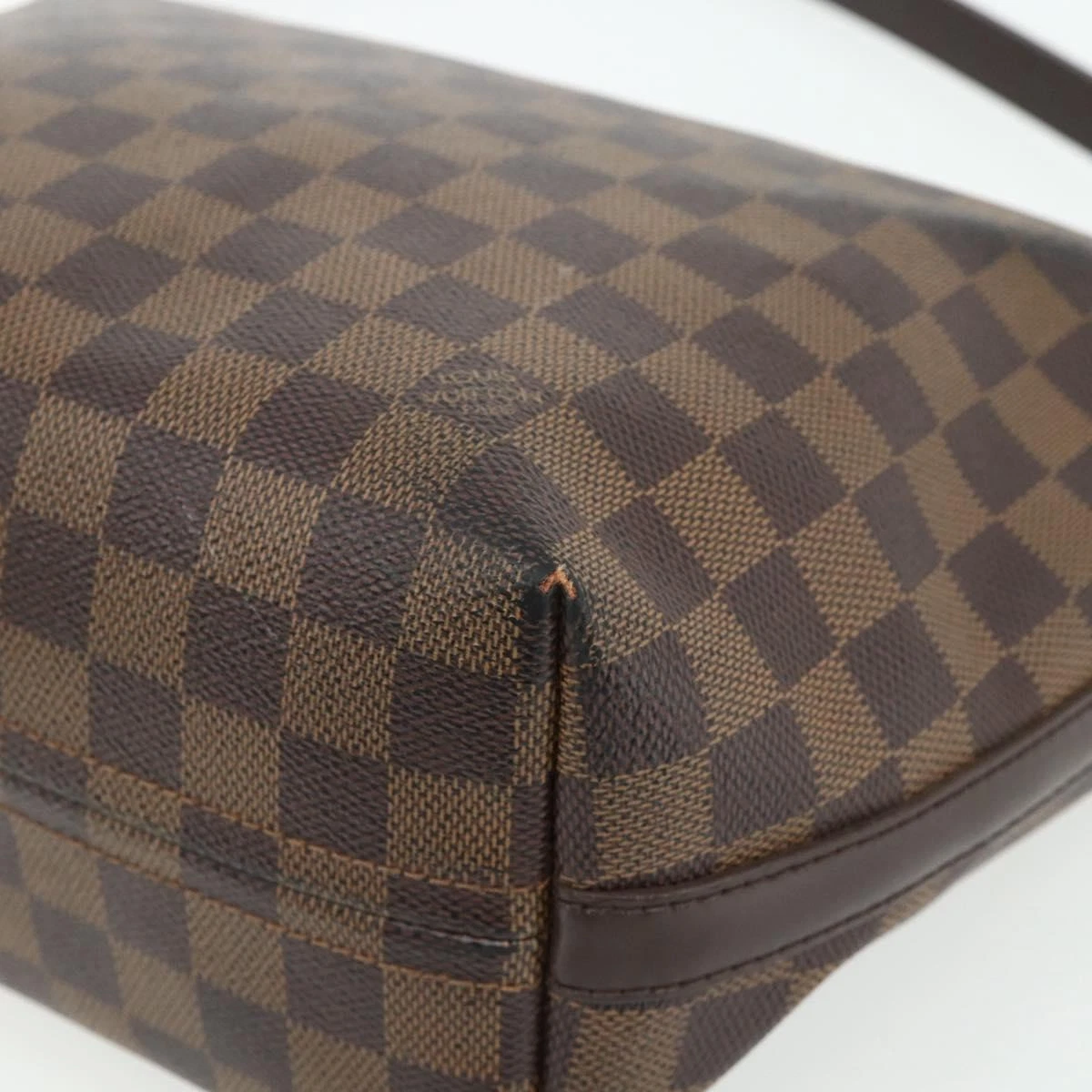 $1050 2005 LOUIS VUITTON Damier Ebene Illovo MM Shoulder Bag AR0065