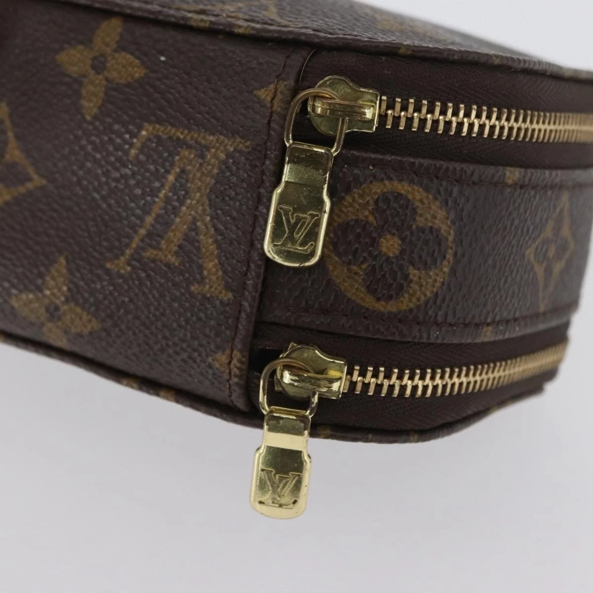 $750 2002 LOUIS VUITTON Monogram Trousse Blush PM VI0092