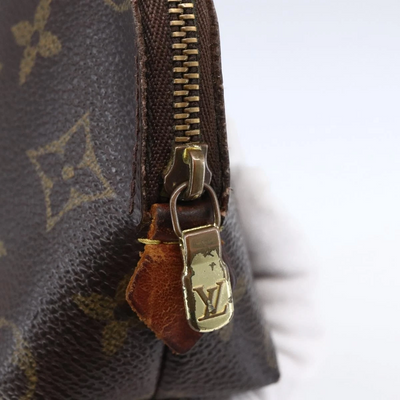 $625 2004 LOUIS VUITTON Monogram Cosmetic Pouch CA0034