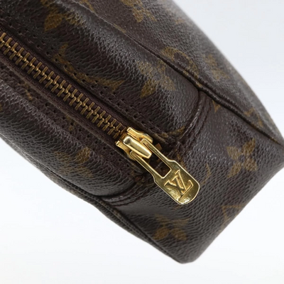 $600 1988 LOUIS VUITTON Monogram Trousse Toilette 23 881TH