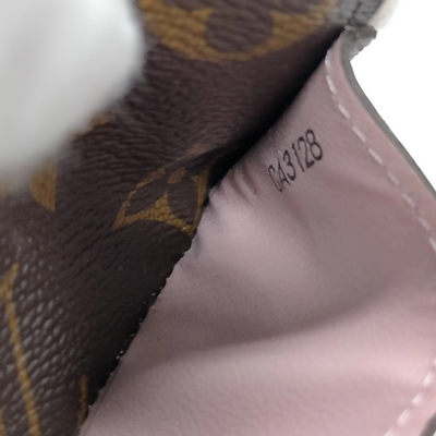 $800 2018 Louis Vuitton Monogram Sarah Wallet NM Rose Ballerine CA3128