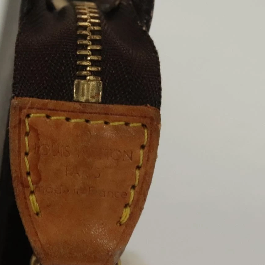 $490 1998 Louis Vuitton Monogram Bucket 23 Pouch AR0938