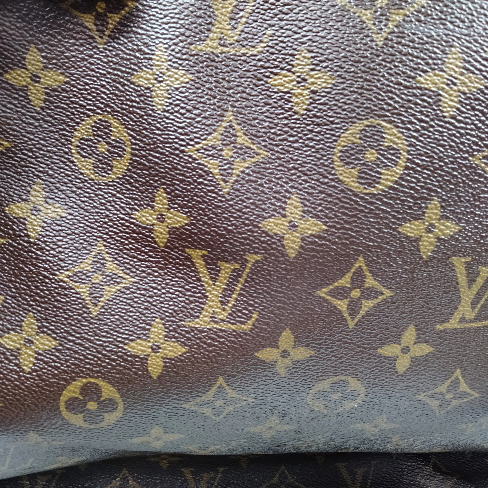 $1410 2012 Louis Vuitton Monogram Raspail MM AH2102