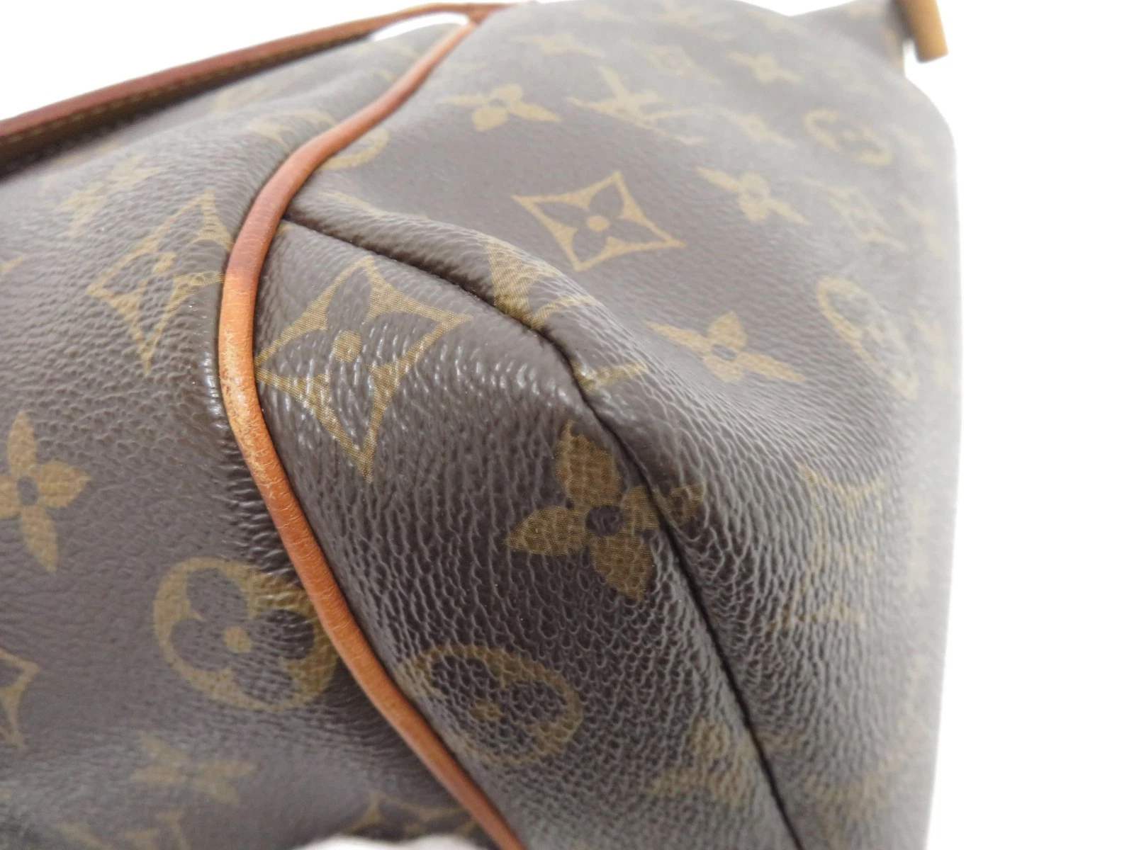 $1,590 2012 Louis Vuitton Monogram Totally MM SD2122