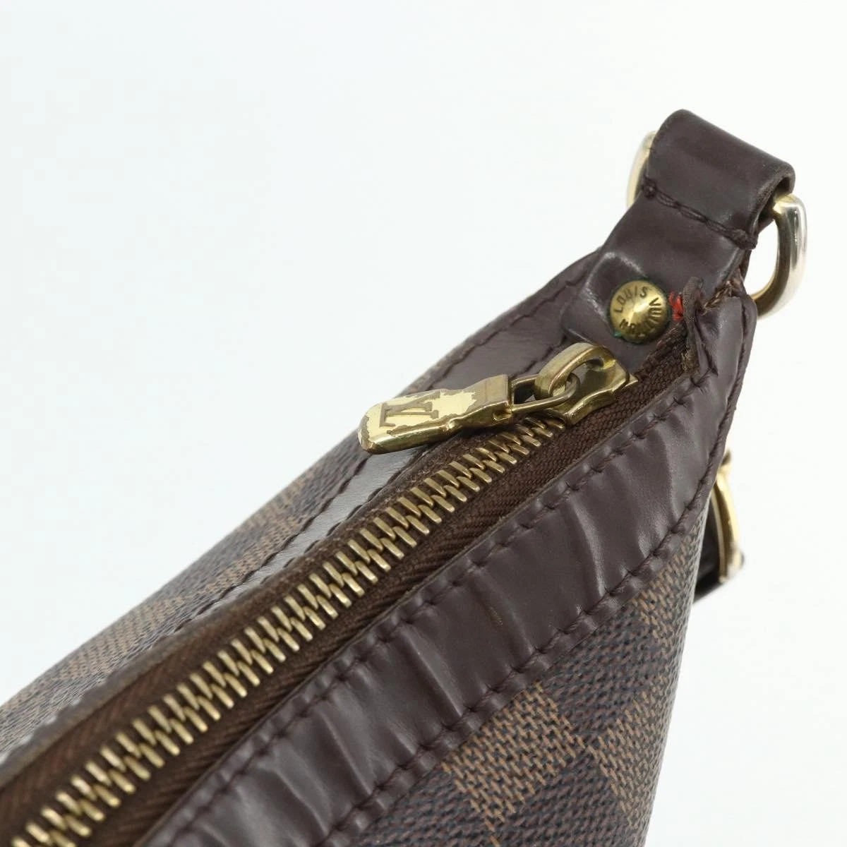 $1050 2005 LOUIS VUITTON Damier Ebene Illovo MM Shoulder Bag AR0065