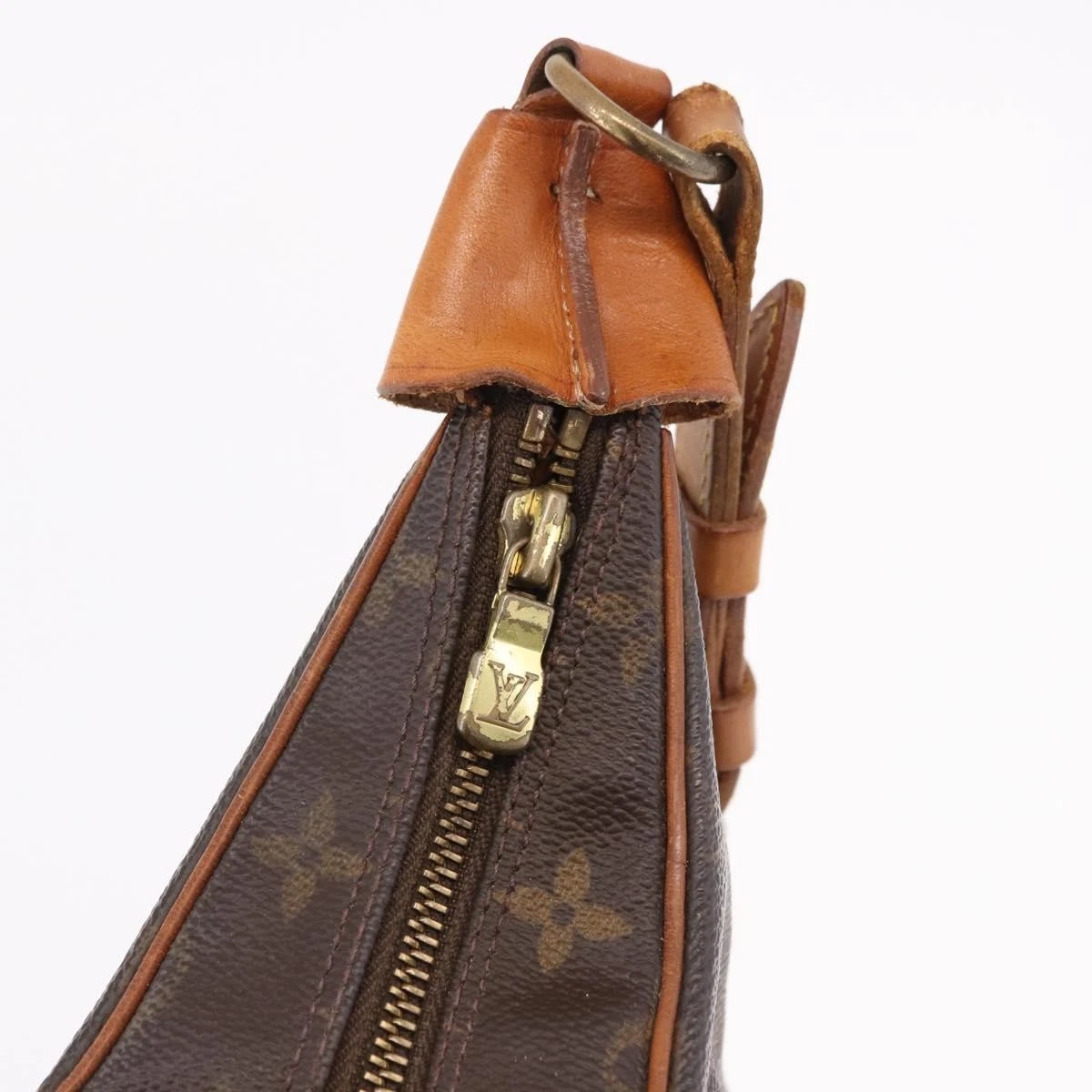 $1090 1997 LOUIS VUITTON Monogram Boulogne 30 Shoulder Bag AS1927