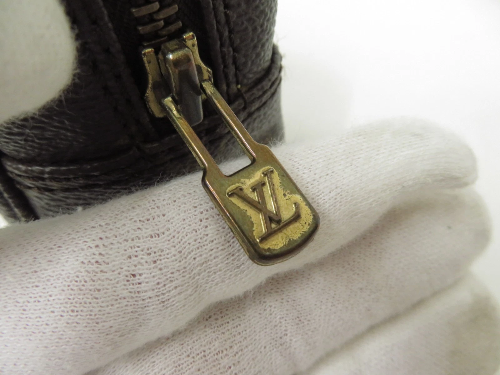Authentic Louis Vuitton Monogram Trousse Toilette 23 Clutch Pouch Bag F#50649