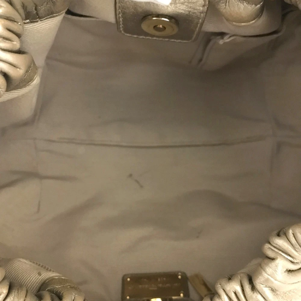 $950 Salvatore Ferragamo Vara Leather Hand Bag Gold