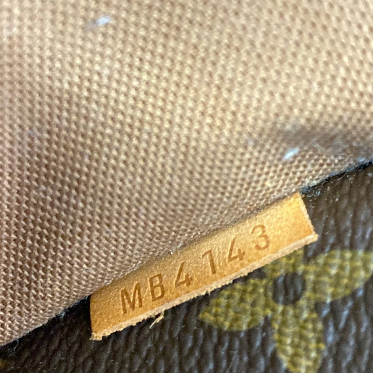 LOUIS VUITTON Totally MM Monogram M56689 Monogram MB4143 Shoulder Bag