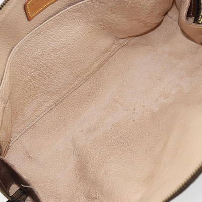 $620 2002 LOUIS VUITTON Monogram Trousse Demi Ronde TH0092