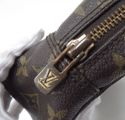 $730 2005 Louis Vuitton Monogram Trousse Toilette 23 TA0055