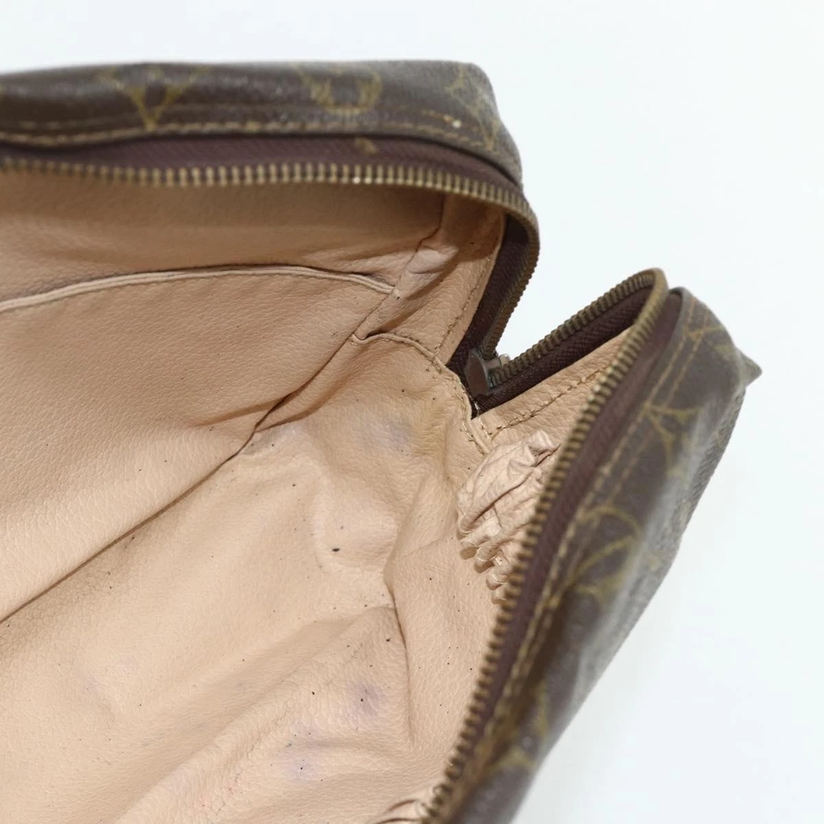 $600 1983 LOUIS VUITTON Monogram Trousse Toilette 28 Clutch Bag 831