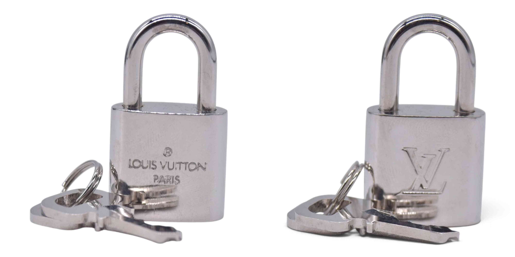 LOUIS VUITTON Silver Lock and Key #318 CONSIGNMENT 10021645
