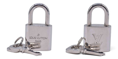 LOUIS VUITTON Silver Lock and Key #318 CONSIGNMENT 10021645
