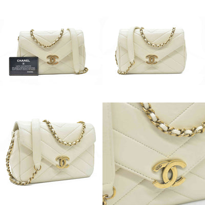 2016 $3400 Chanel Ivory Chevron Quilted Leather Paris-Seoul Coco Envelope Small Crossbody Bag