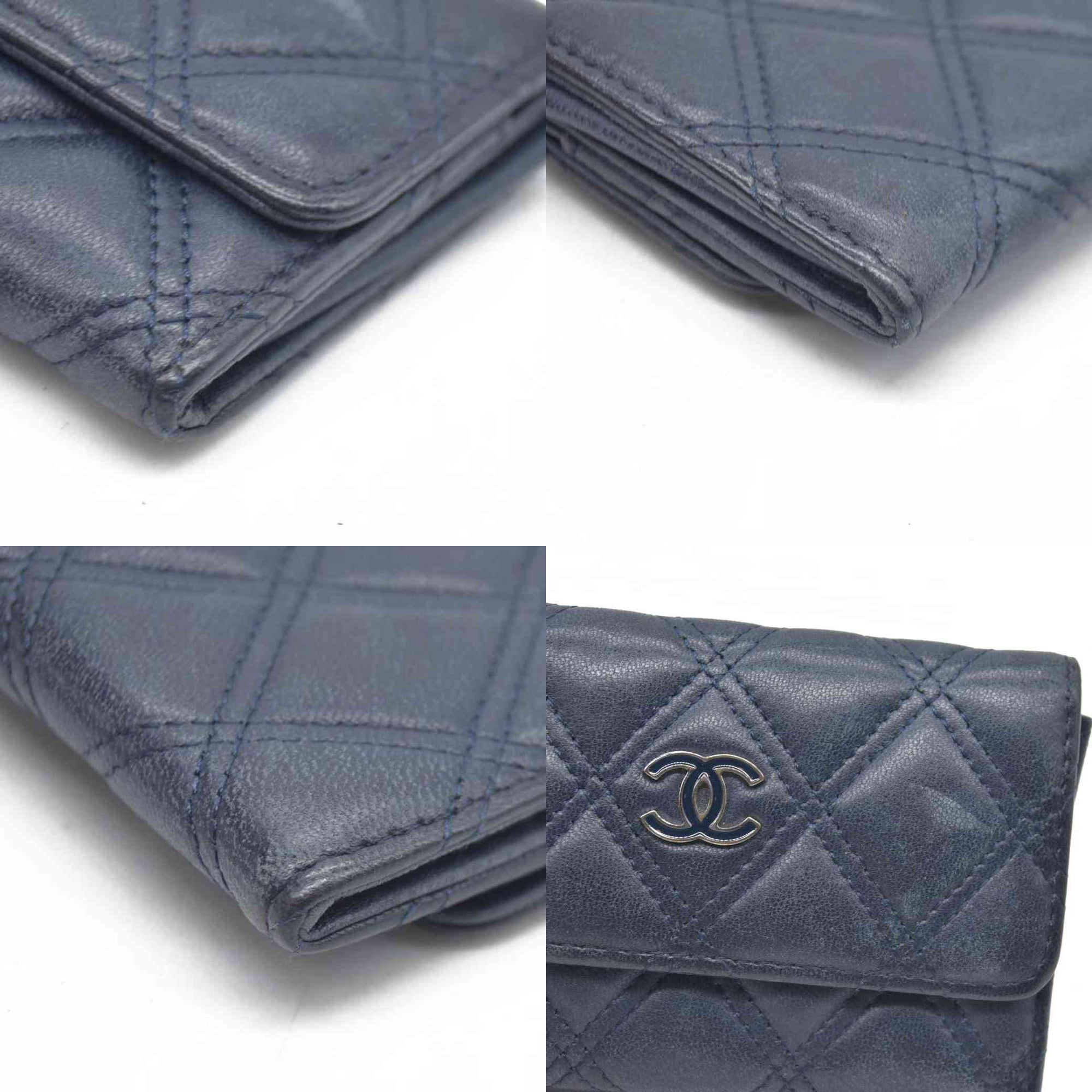 AUCTION $525 Chanel Interlocking CC Logo Card Holder