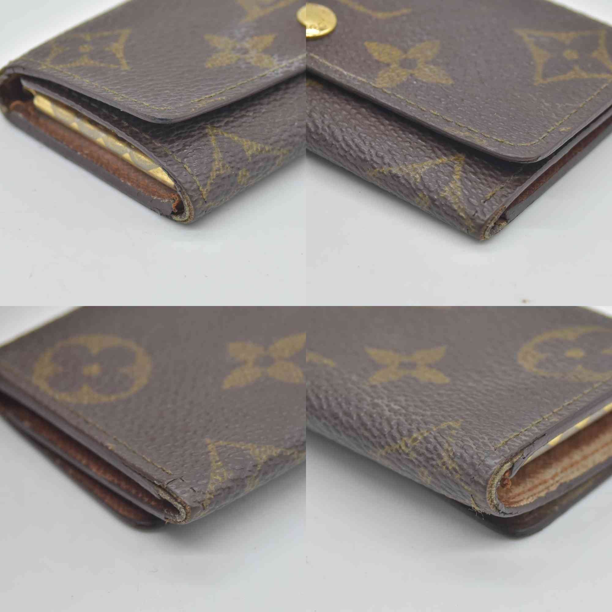 $345 Louis Vuitton  Monogram Key Holder